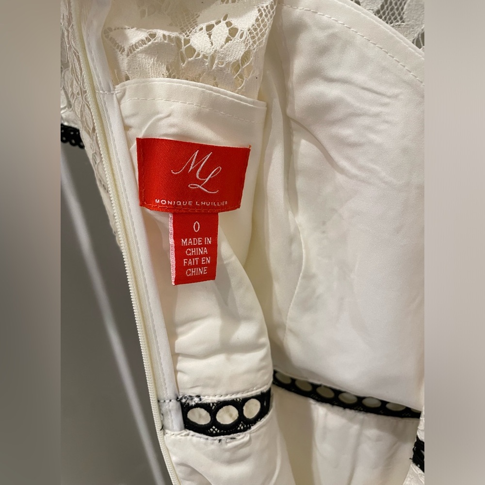 Monique Lhuillier Cream Lace Midi Dress with Black Accents - Picture 4 of 4